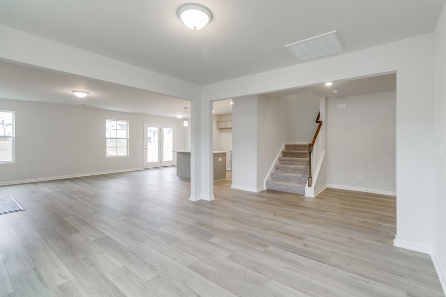 Spacious, unfurnished interior of a new home in Winston Point, Gilbert (Image 17).