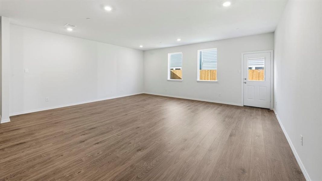 Spacious, unfurnished interior of a new home in Arbor Trails South, Princeton (Image 20).