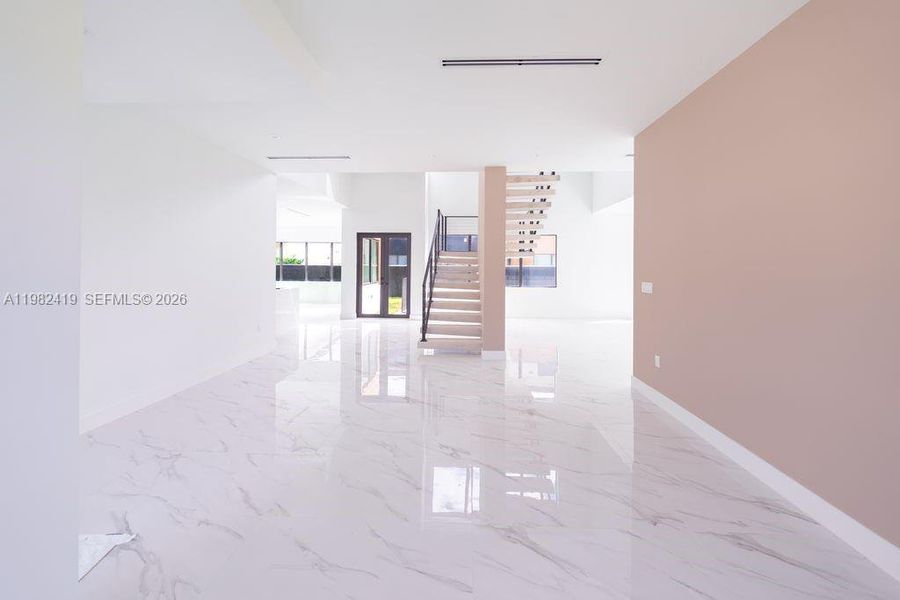 Spacious, unfurnished interior of a new home in , Miami (Image 47).