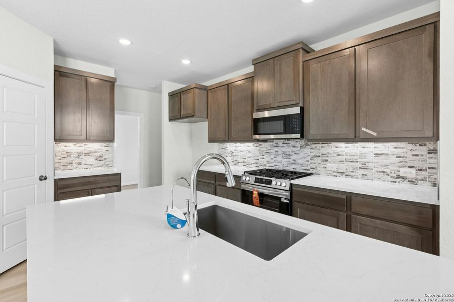 Furnished interior view inside a new home in Willowbrook, New Braunfels (Image 10).