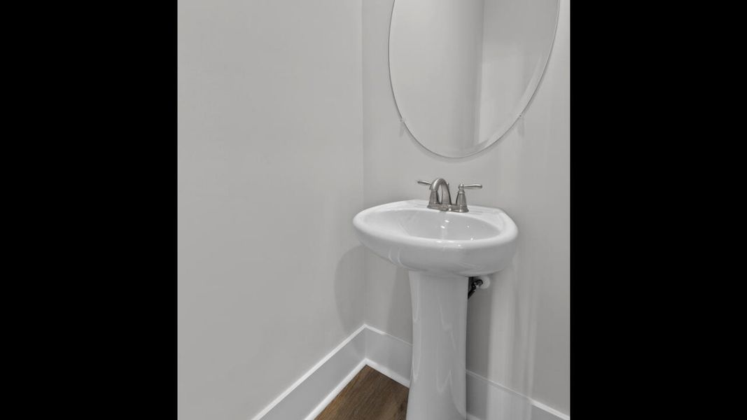 Close-up of interior finishes inside a home in Rolling Hills, Bolivia (Image 13).