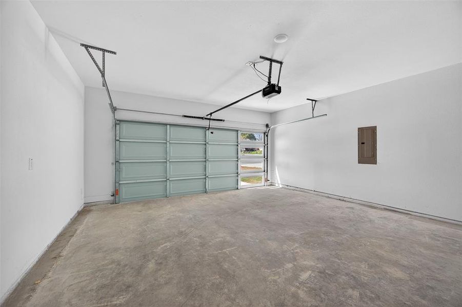 Spacious, unfurnished interior of a new home in , Fort Worth (Image 21).