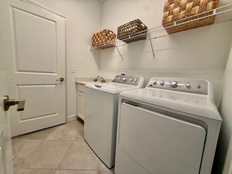 Close-up of interior finishes inside a home in , Lehigh Acres (Image 22).