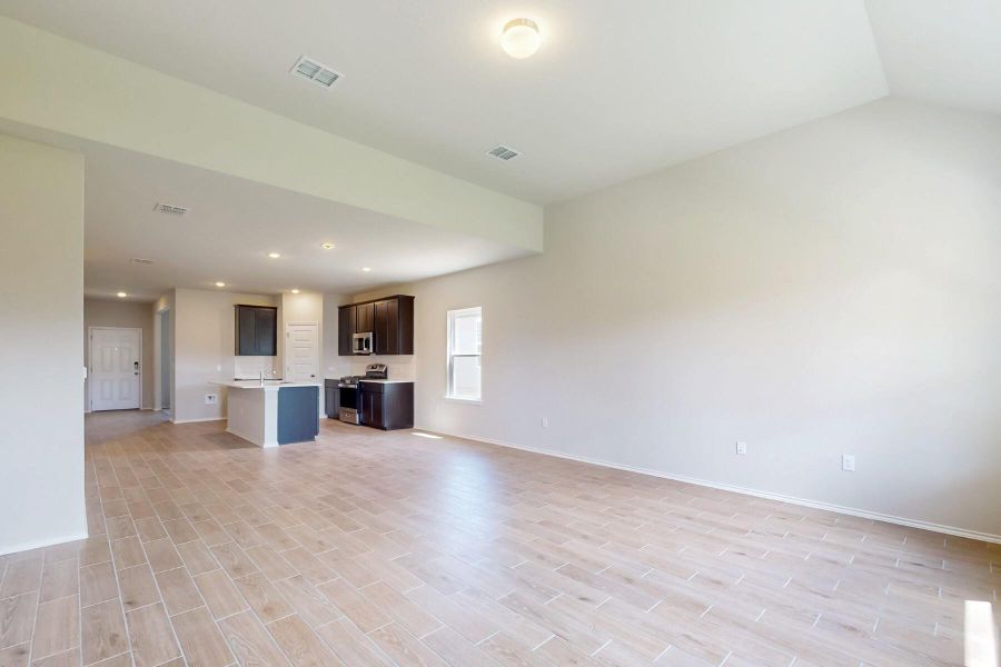 Spacious, unfurnished interior of a new home in Cascades at Onion Creek, Austin (Image 13). Spacious, unfurnished interior of a new home in Cascades at Onion Creek, Austin (Image 13).