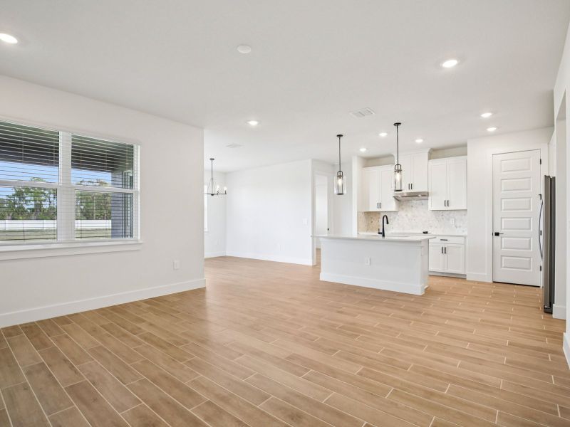Spacious, unfurnished interior of a new home in Magnolia Bay - Reserve Series, Nokomis (Image 8).