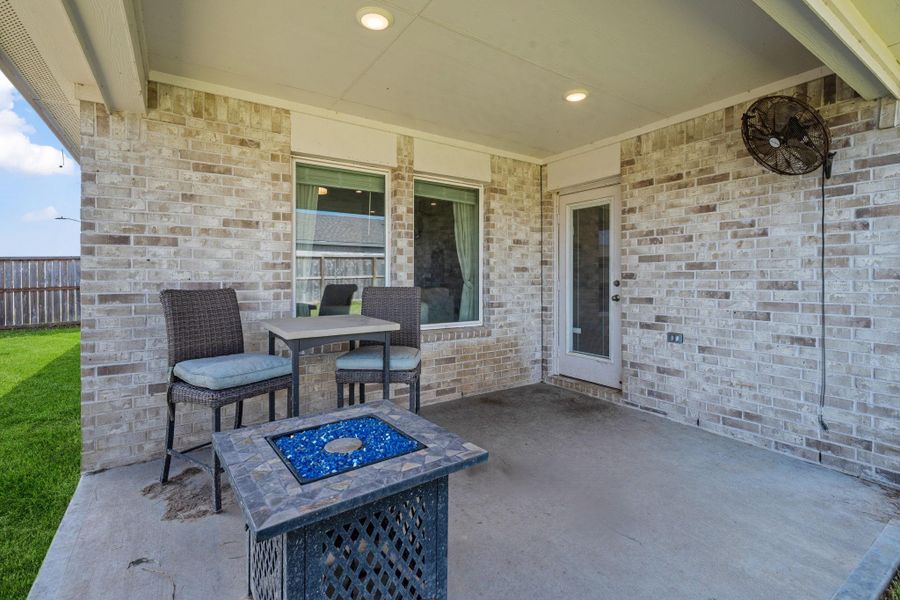 Exterior details and patio area of a home in River Ranch Meadows, Dayton (Image 4).