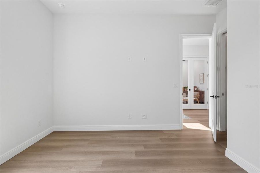 Spacious, unfurnished interior of a new home in , Tampa (Image 59).