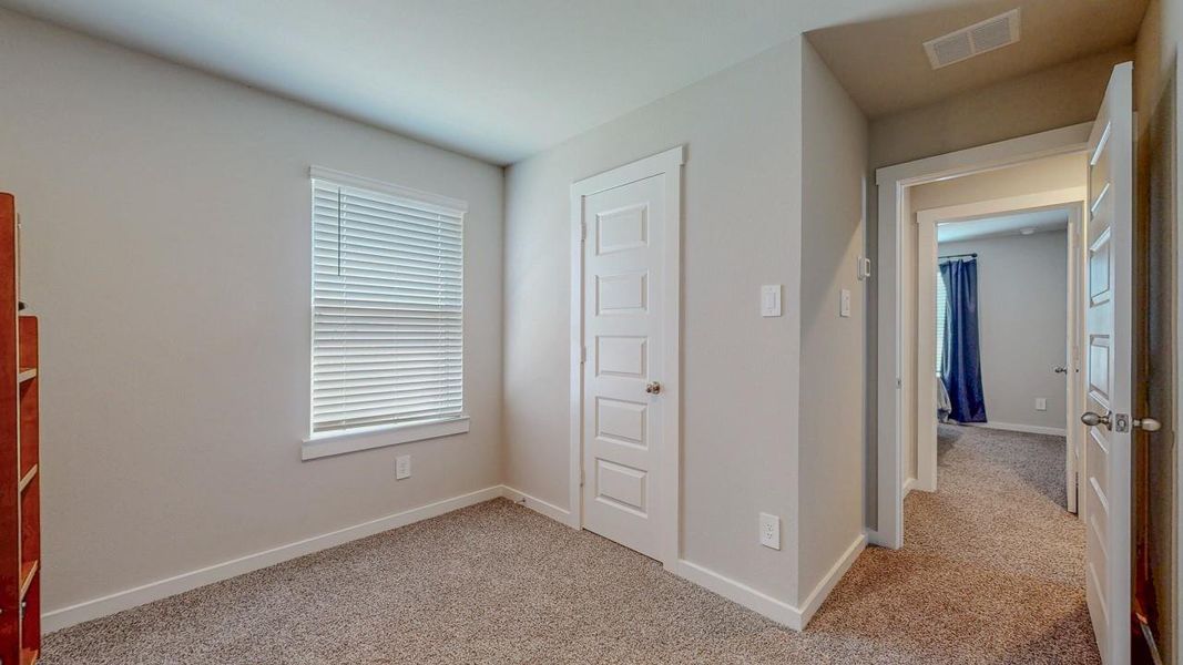 Spacious, unfurnished interior of a new home in , Beaumont (Image 21).