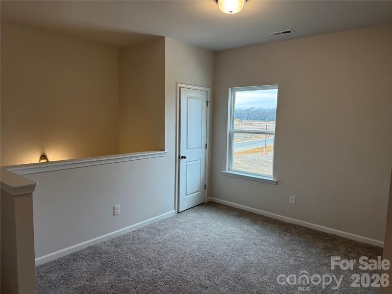 Spacious, unfurnished interior of a new home in Cedar Meadows, Monroe (Image 15).