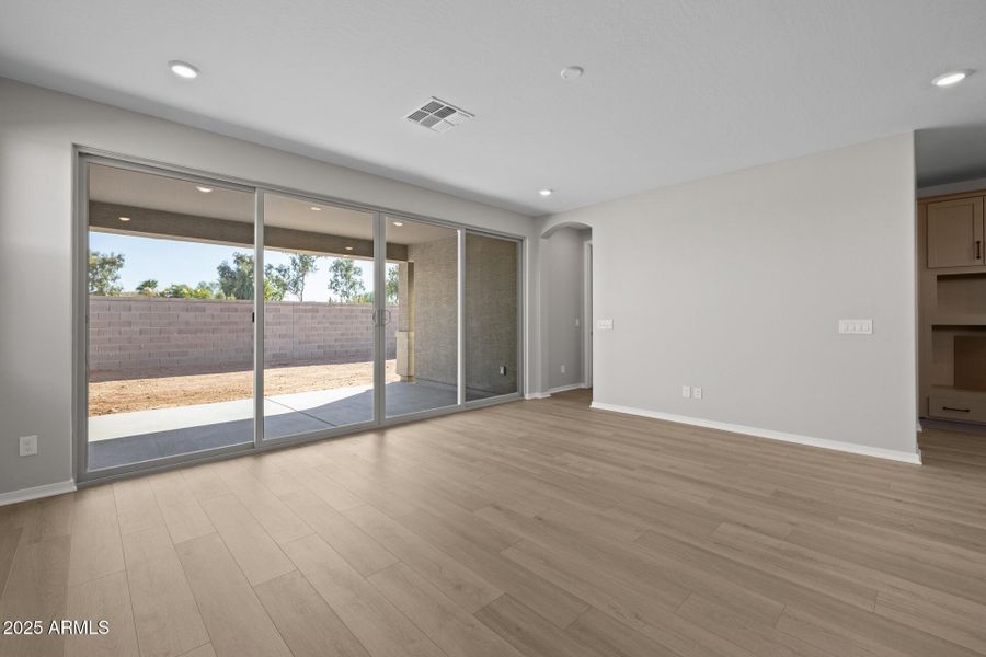 3)GREAT ROOM 3)GREAT ROOM