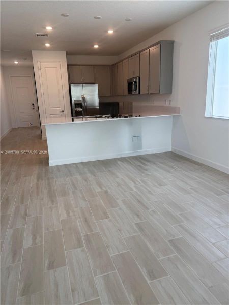 Spacious, unfurnished interior of a new home in , Delray Beach (Image 6).