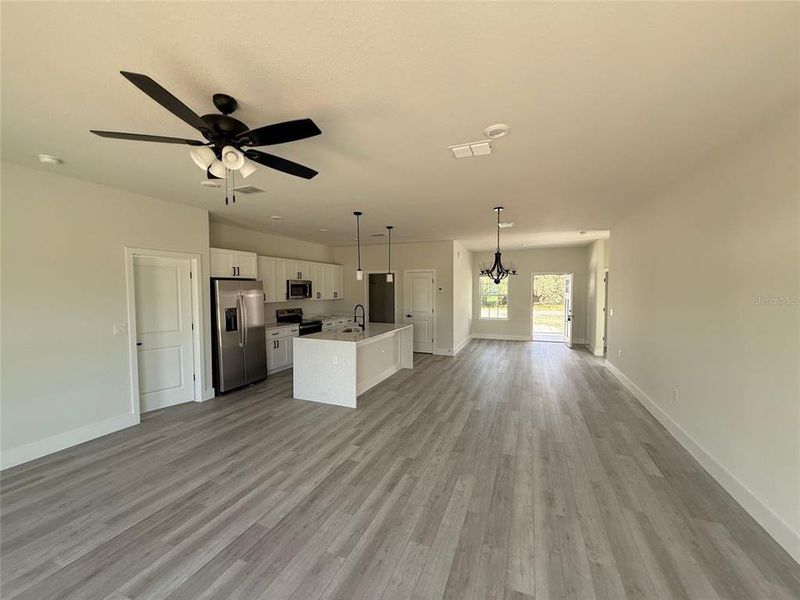 Spacious, unfurnished interior of a new home in , Ocala (Image 9).