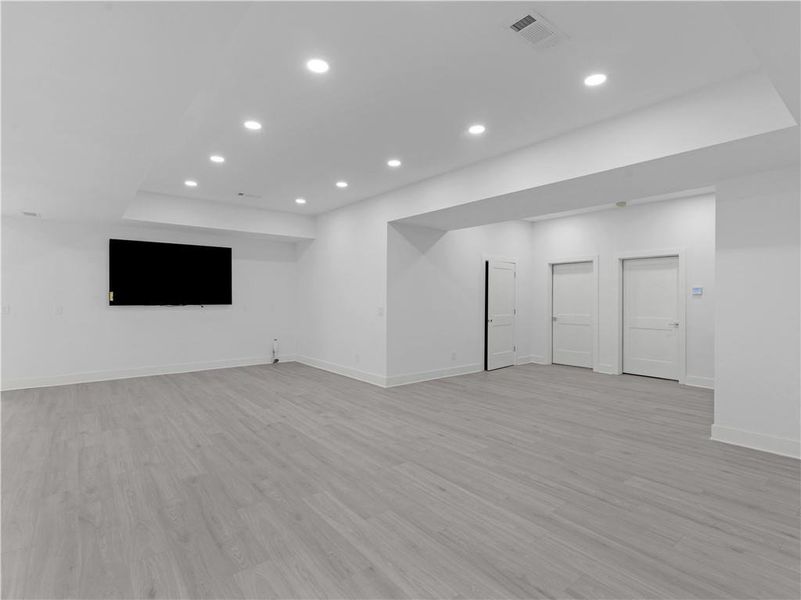 Spacious, unfurnished interior of a new home in , Jonesboro (Image 23).