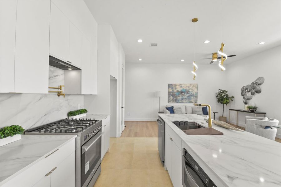 Furnished interior view inside a new home in , Houston (Image 28). Furnished interior view inside a new home in , Houston (Image 28).