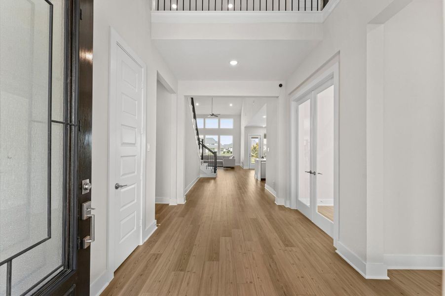 Spacious, unfurnished interior of a new home in Cross Creek Ranch, Fulshear (Image 20).