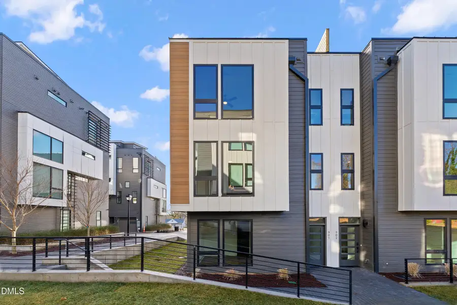 33-512 Gordon St, 901_0762(2)