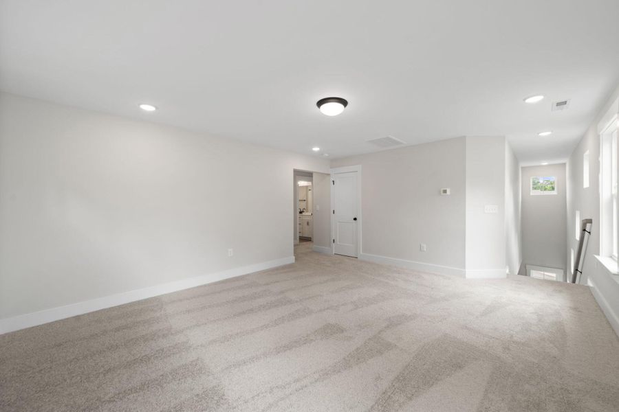 Spacious, unfurnished interior of a new home in Harbor Crossing, Greensboro (Image 17). Spacious, unfurnished interior of a new home in Harbor Crossing, Greensboro (Image 17).