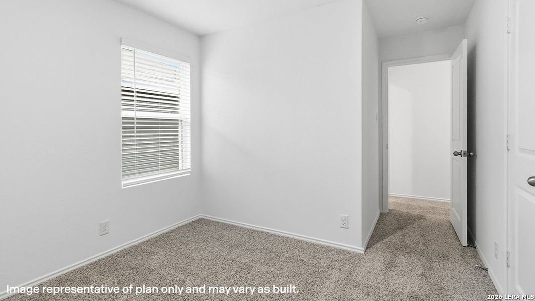 Spacious, unfurnished interior of a new home in Blue Ridge Ranch, San Antonio (Image 15).