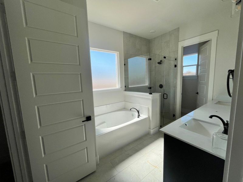 Furnished interior view inside a new home in Eagle Ridge Estates, Weatherford (Image 4).