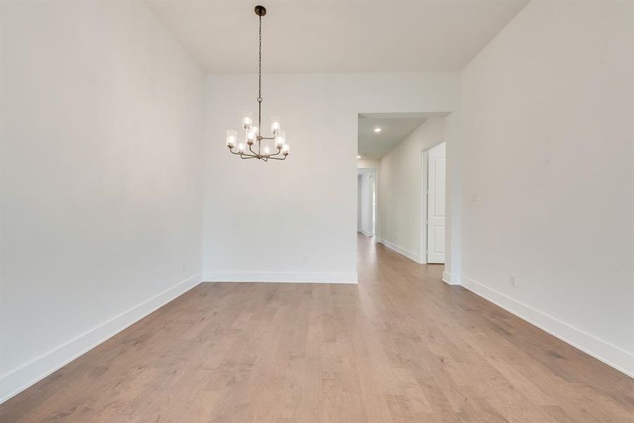 Spacious, unfurnished interior of a new home in Tavolo Park, Fort Worth (Image 34).