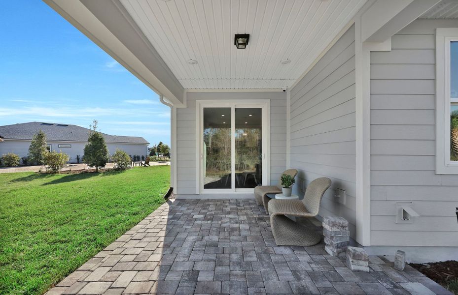 Representative exterior details of a home built from the Highgate by Pulte Homes in Seminole Palms, Palm Coast (Image 3).