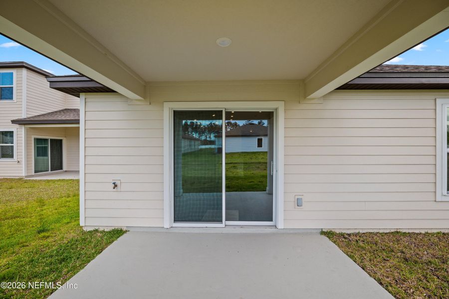 Exterior details and patio area of a home in Westport Landing, Jacksonville (Image 26).