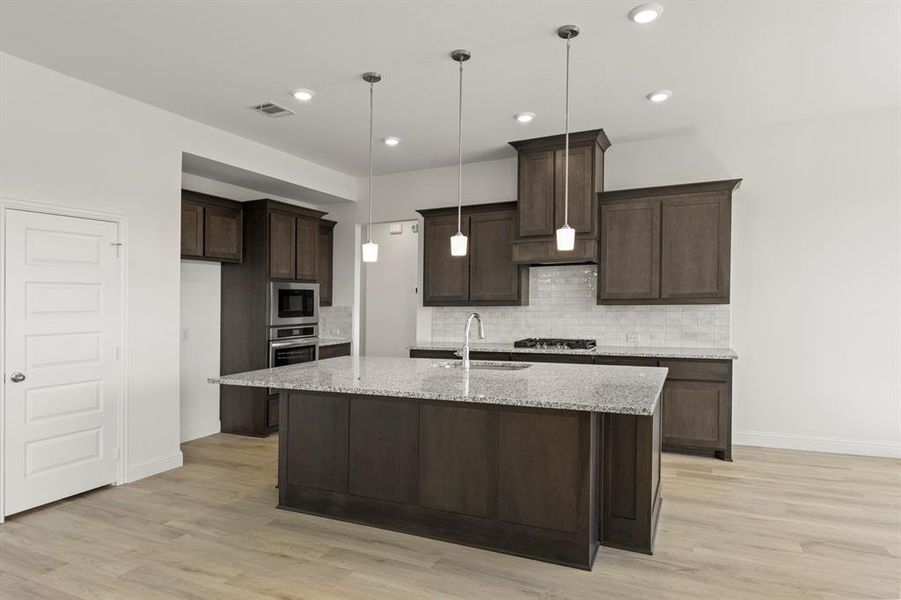 10_11. 506 Fort Davis - Kitchen (2)