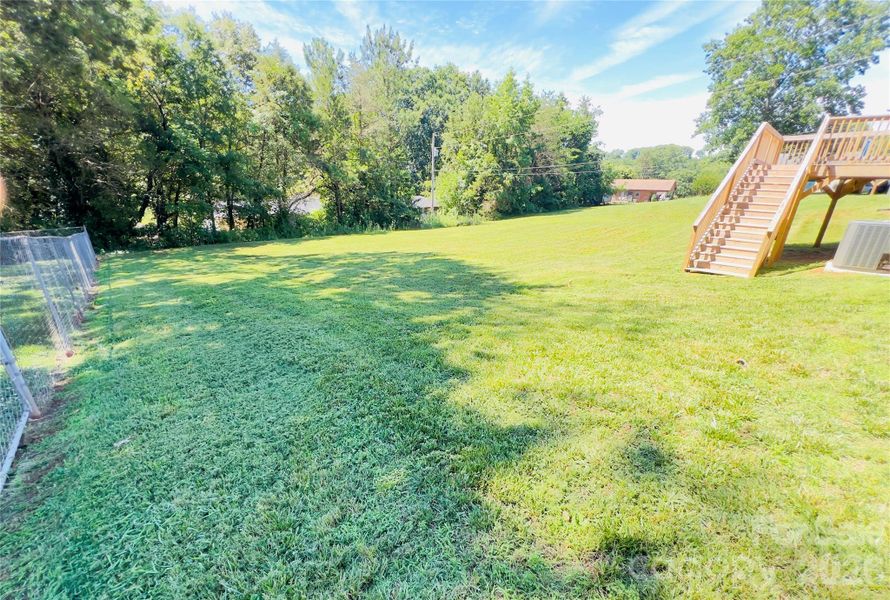 Natural landscape and outdoor views near in Statesville (Image 19). Natural landscape and outdoor views near in Statesville (Image 19).