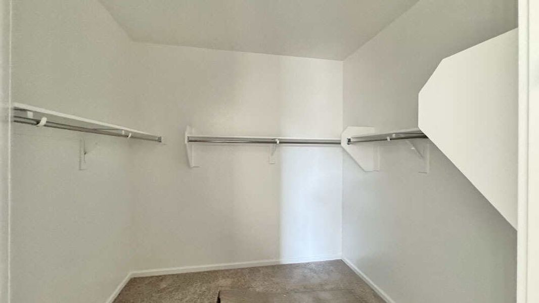 Primary suite walk in closet