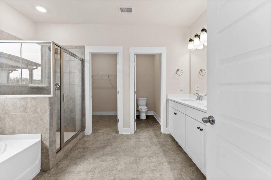 Riverain Master Bathroom