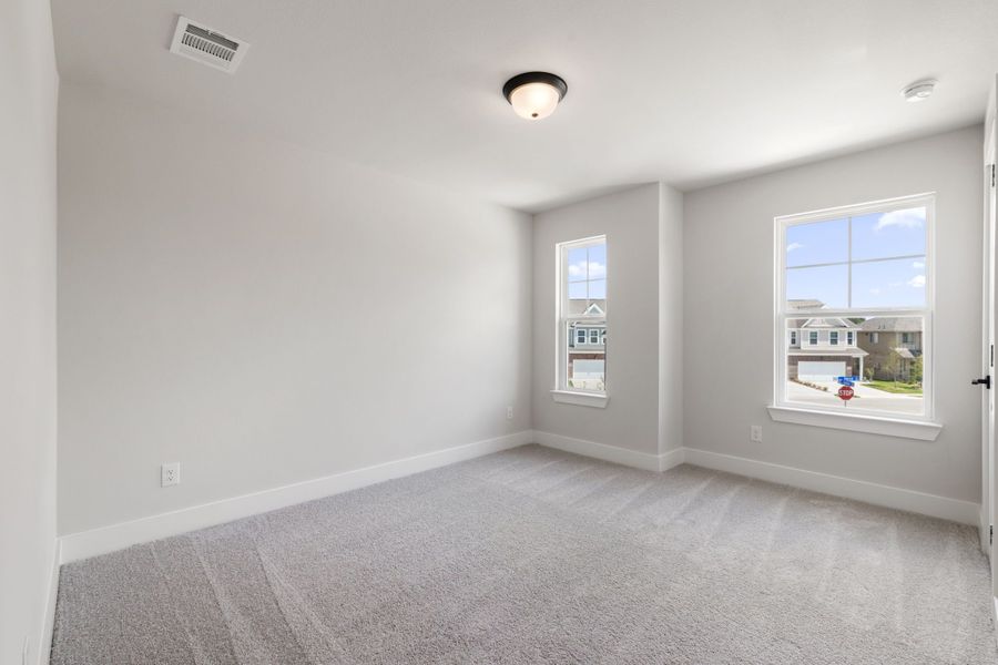 Spacious, unfurnished interior of a new home in Lake Park Villas, Wylie (Image 31).