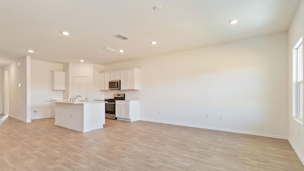 Spacious, unfurnished interior of a new home in Talavera, Kyle (Image 9).