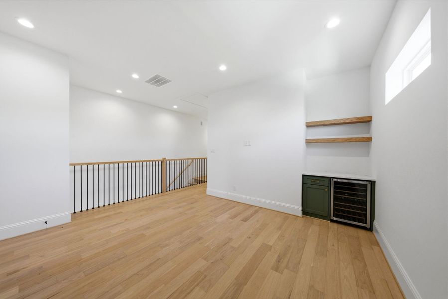 Spacious, unfurnished interior of a new home in , Houston (Image 39).