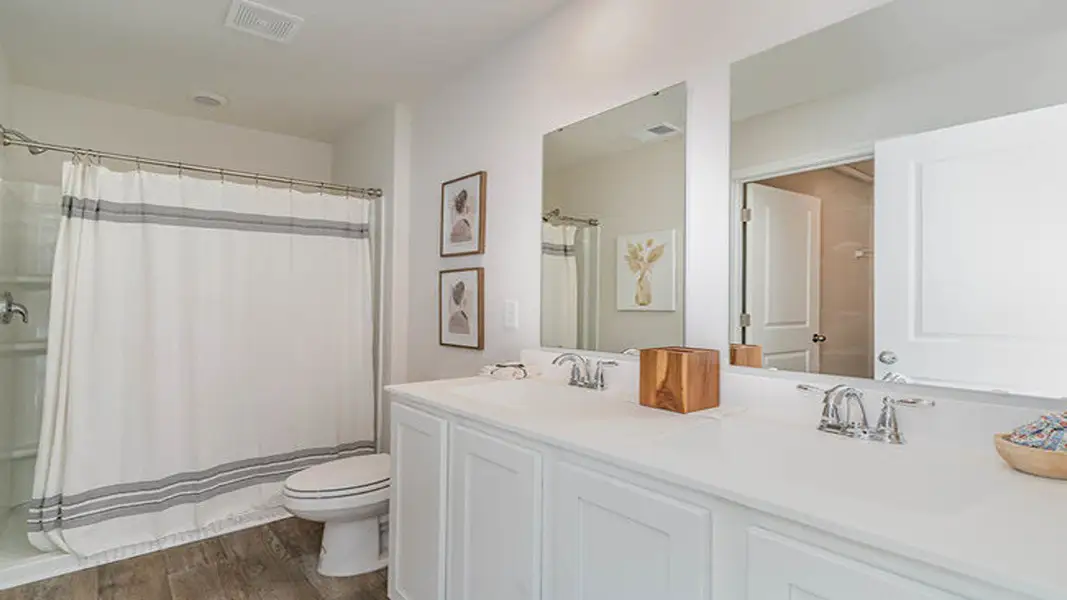 Furnished interior view inside a new home in Summerville, Darlington (Image 11).