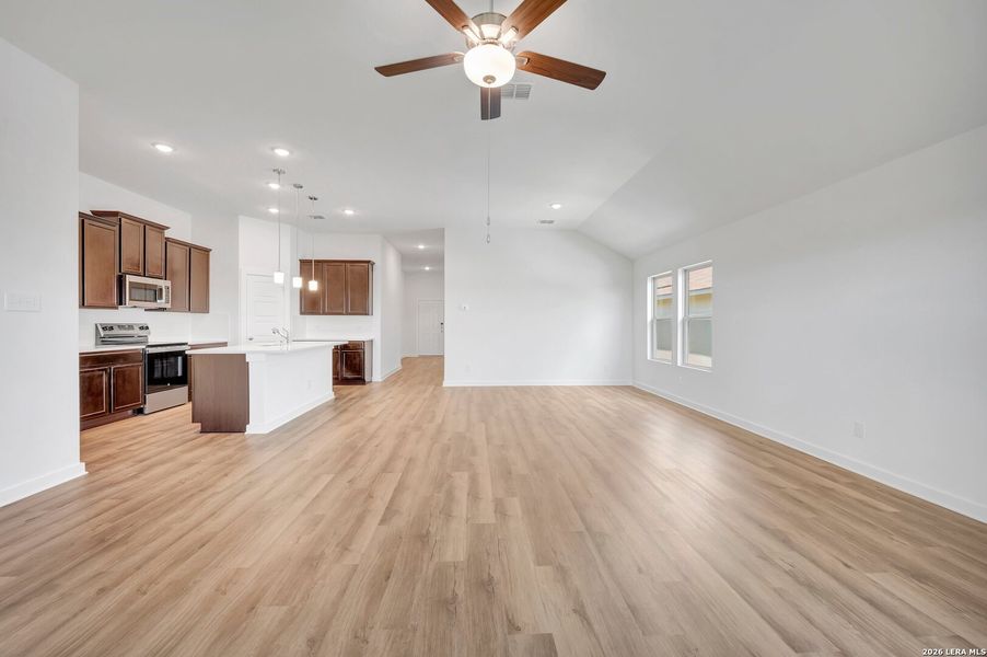 Spacious, unfurnished interior of a new home in Legacy Hills, San Antonio (Image 38).