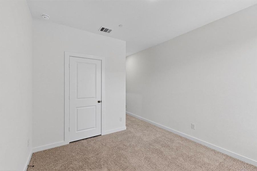 Spacious, unfurnished interior of a new home in Solterra Texas, Mesquite (Image 30).