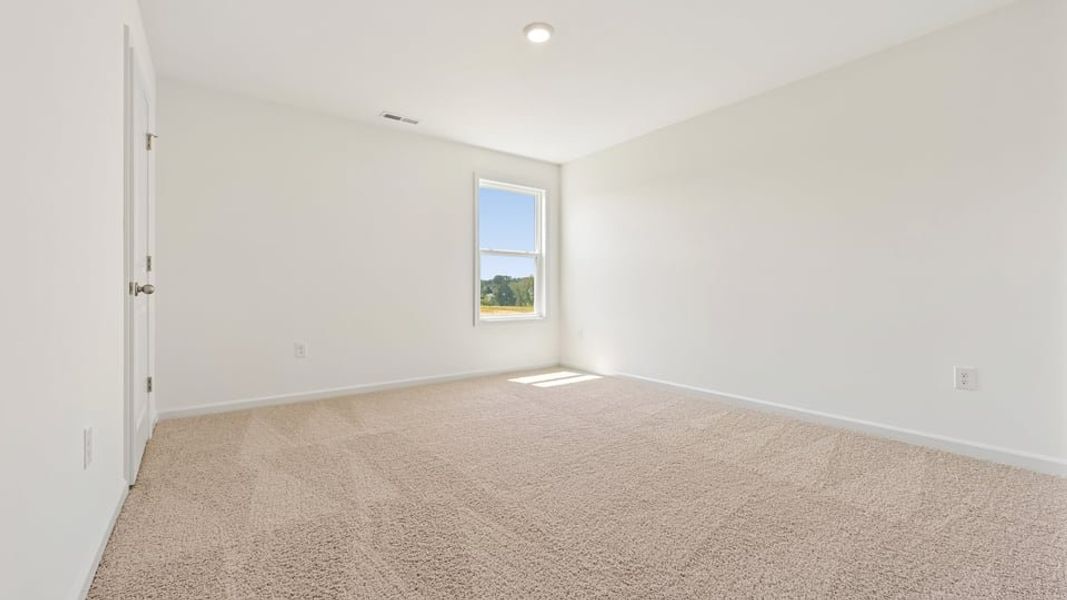 Spacious, unfurnished interior of a new home in Eagle Creek, Fuquay Varina (Image 25).