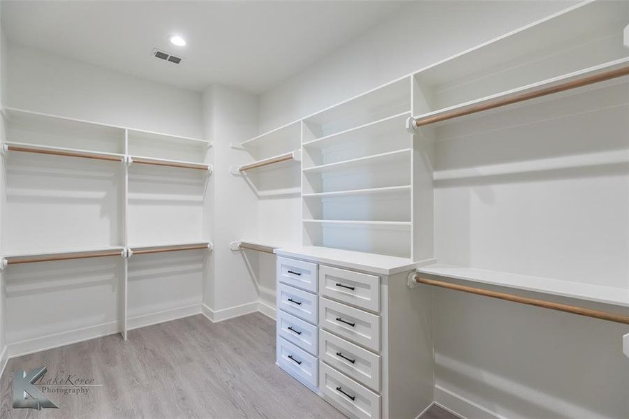 Image 37 of a home in .