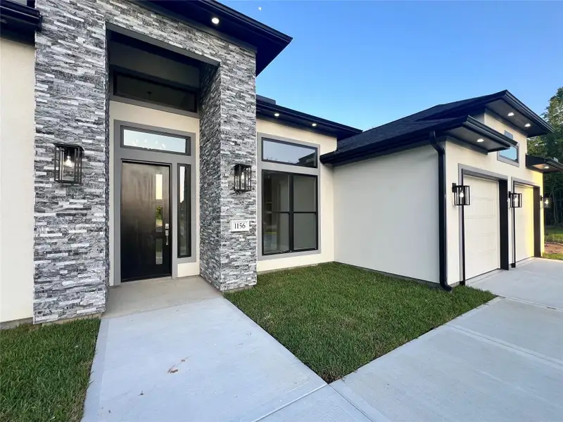 Exterior details and patio area of a home in , Dayton (Image 4).