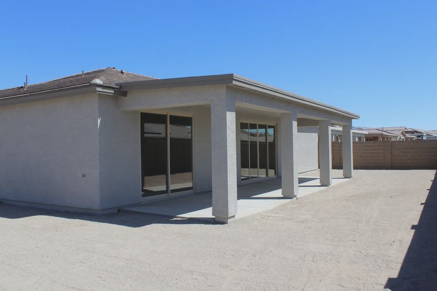 Exterior details and patio area of a home in Las Barrancas, Yuma (Image 4).