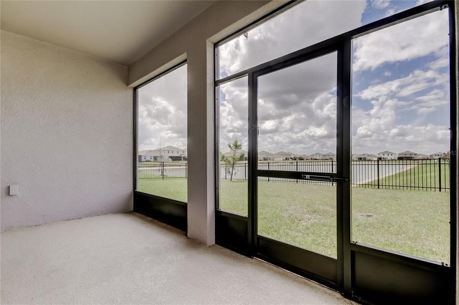 Exterior details and patio area of a home in , Wesley Chapel (Image 3).