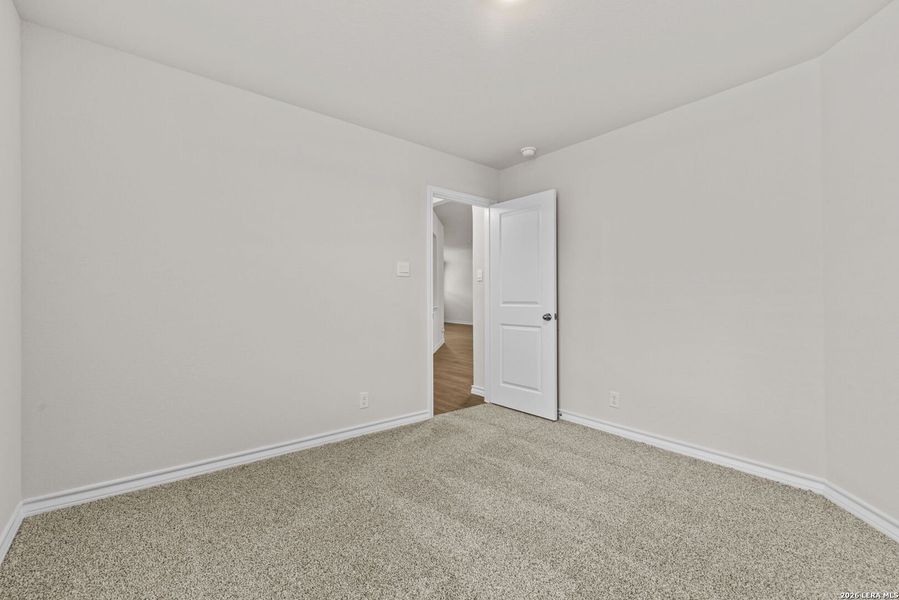 Spacious, unfurnished interior of a new home in Redbird Ranch, San Antonio (Image 17).