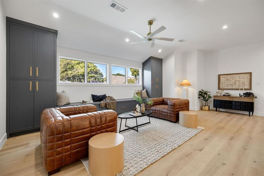 Furnished interior view inside a new home in , Dallas (Image 14). Furnished interior view inside a new home in , Dallas (Image 14).