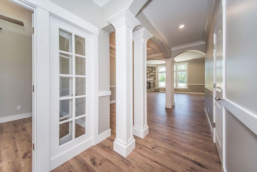 Representative unfurnished interior of a home built from the Beaumont Elite by Enchanted Homes in Pointe Summit, Slater-Marietta (Image 30).