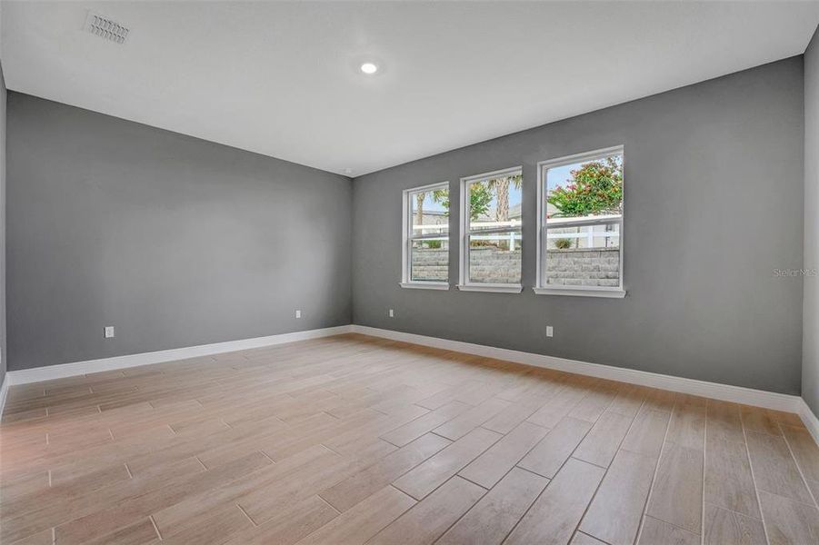 Spacious, unfurnished interior of a new home in Green Key Village, Lady Lake (Image 34). Spacious, unfurnished interior of a new home in Green Key Village, Lady Lake (Image 34).