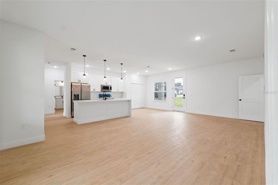 Spacious, unfurnished interior of a new home in , Ocala (Image 15).