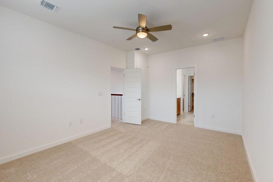 Spacious, unfurnished interior of a new home in Barksdale, Leander (Image 31).