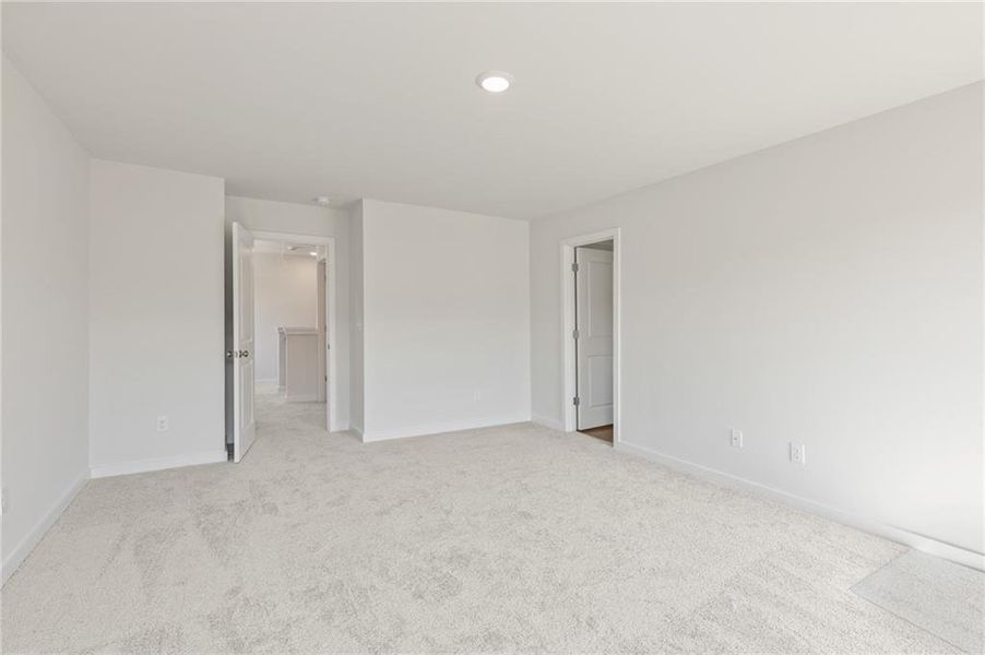 Spacious, unfurnished interior of a new home in Sherwood Square, Flowery Branch (Image 31).