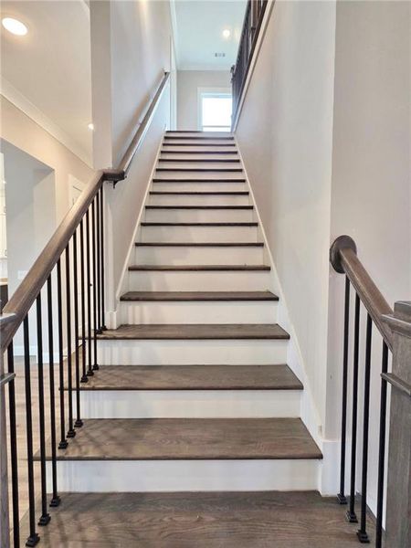 Spacious, unfurnished interior of a new home in , Waleska (Image 15).