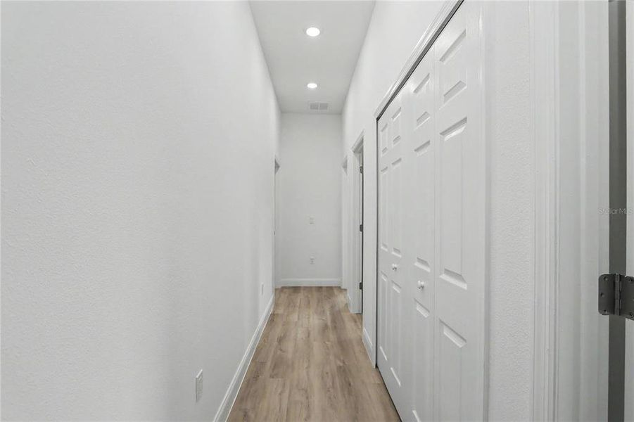 Spacious, unfurnished interior of a new home in , Ocala (Image 34).